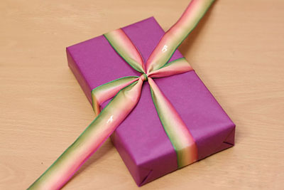 Как сделать бант для подарка?