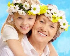 Что подарить бабушке на 8 марта?