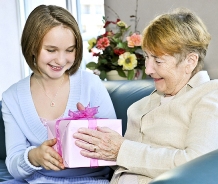 Что подарить бабушке на 85 лет?