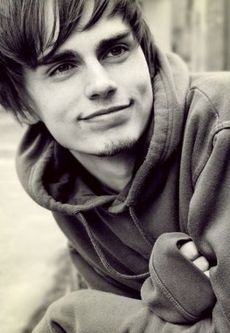 Что подарить брату на 19 лет?