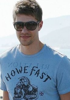 Что подарить брату на 25 лет?