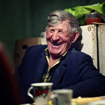 Что подарить дедушке на 80 лет?