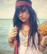 Что подарить девушке на 14 лет?