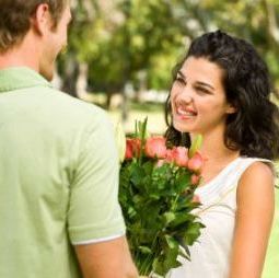 Что подарить девушке на первом свидании?