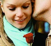 Что подарить девушке на полгода?