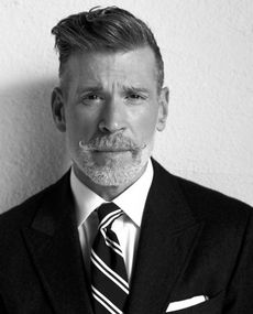 Что подарить директору-мужчине?