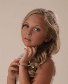 Что подарить дочке на 12 лет?