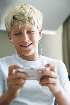 Что подарить мальчику на 13 лет?