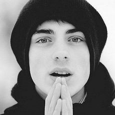 Что подарить мальчику на 17 лет?