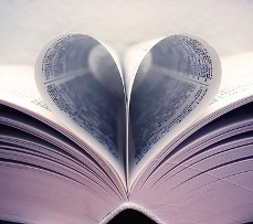 Что подарить на бумажную свадьбу?