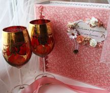 Что подарить на коралловую свадьбу?