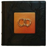 Что подарить на кожаную свадьбу?