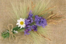 Что подарить на льняную свадьбу?