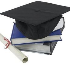 Что подарить на окончание университета?