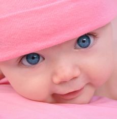 Что подарить на рождение девочки?