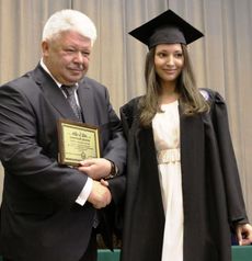 Что подарить на вручение диплома?