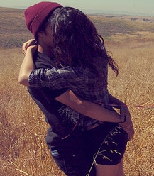 Что подарить парню на 2 месяца отношений?