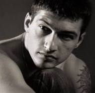 Что подарить парню на 28 лет?