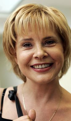 Что подарить подруге на 55 лет?