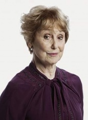 Что подарить пожилой женщине?