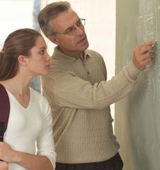 Что подарить преподавателю-мужчине?