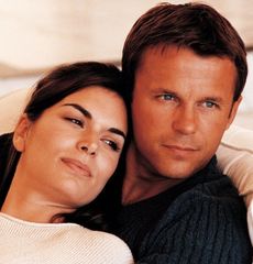 Что подарить родителям на коралловую свадьбу?