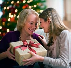 Что подарить родителям на Новый год?