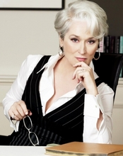 Что подарить руководителю на день рождения?