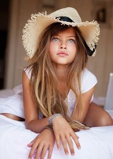 Что подарить сестре на 10 лет?