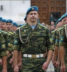 Что подарить военному?