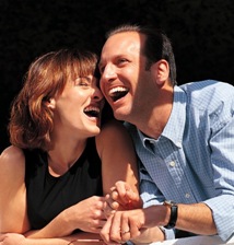 Что подарить жене друга на день рождения?