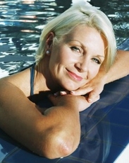 Что подарить женщине на 60 лет?