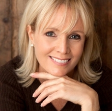 Что подарить женщине на юбилей?