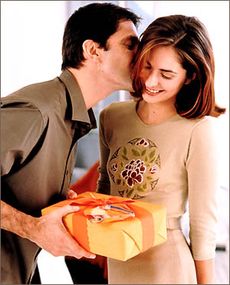 Как выбрать оригинальный подарок жене?