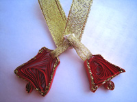 Два колокольчика на ленте