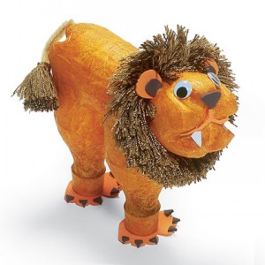 Лев из пластиковых бутылок своими руками